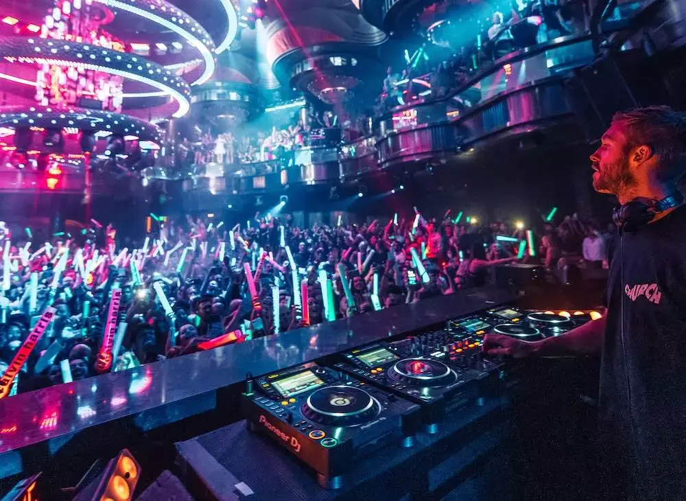 Best Nightswim Pool Parties In Vegas [Updated 2023] - Discotech